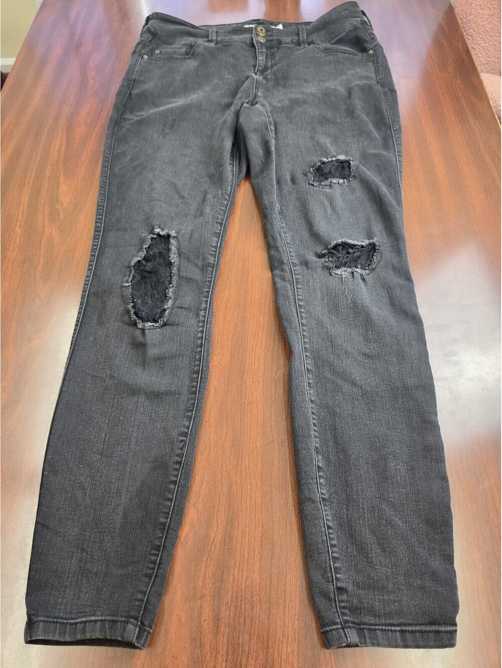 Torrid Black Distressed Triple Button Skinny Jegging Lace Insert SZ 16XT Jeans